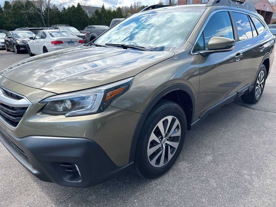 Subaru Outback Premium      2021