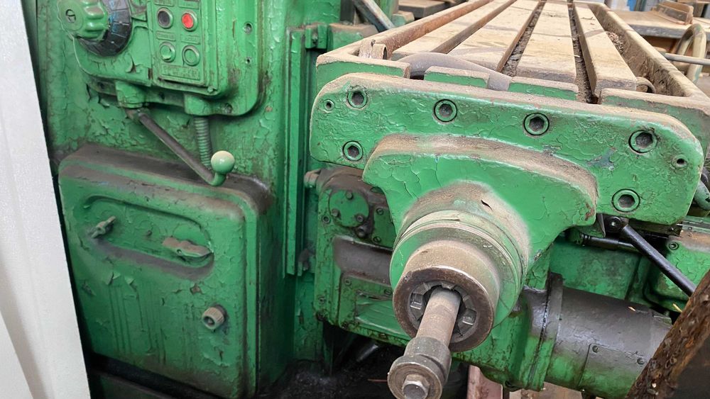 Продам широкоуніверсальний фрезерний верстат 6Р82Ш