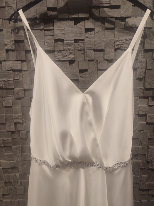 Satynowa suknia slubna