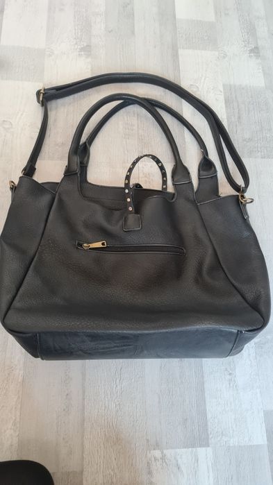 Czarna torebka na ramię