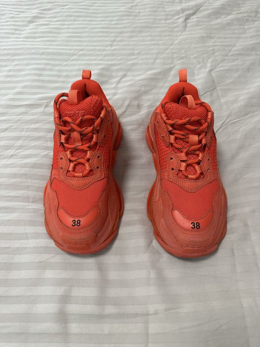 Продам жіночі кросівки BALENCIAGA