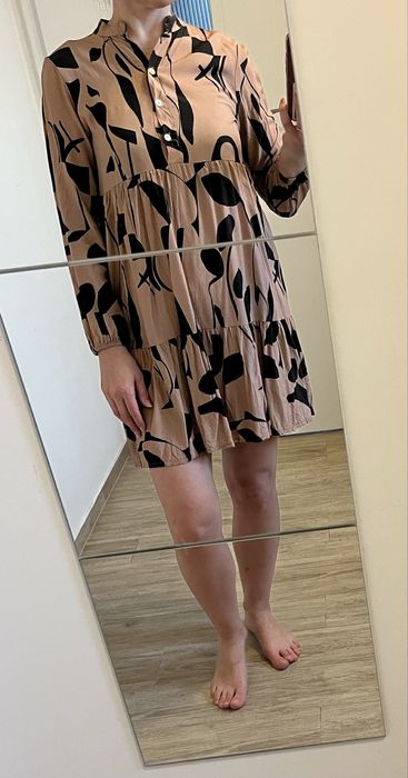 Brązowa krótka sukienka Unisono