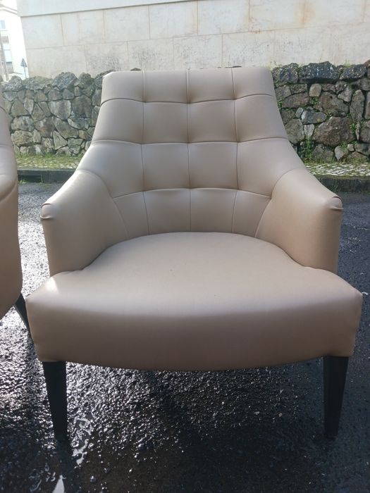 Poltronas restauradas e estufadas