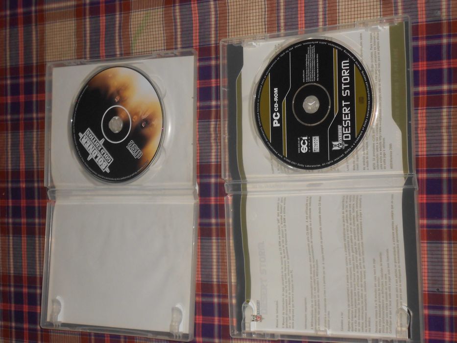 Dois jogos antigos PC CR-ROM Soldner Gold Edition e Desert Storm