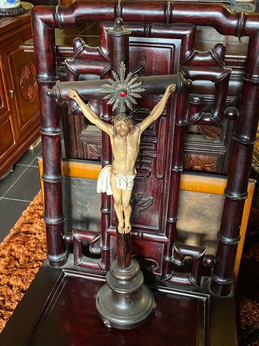 Crucifixo Pau-Santo Cristo Madeira Séc XIX Resplendor Prata 54,5 cm