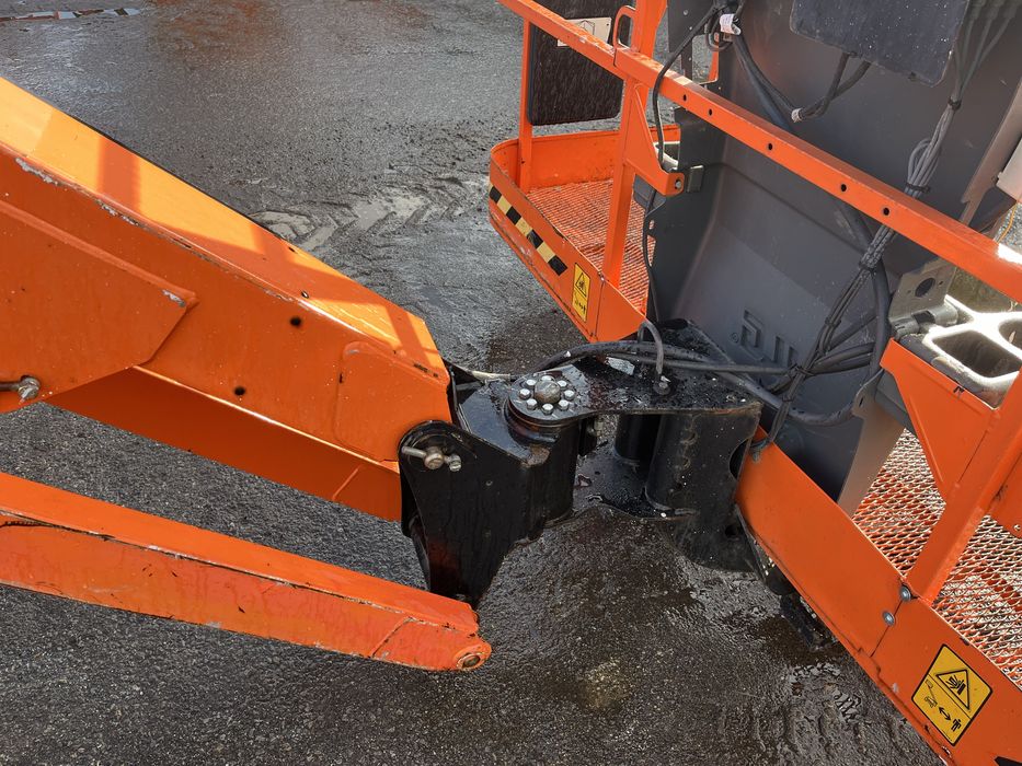 Podnośnik teleskopowy JLG 460 SJ genie