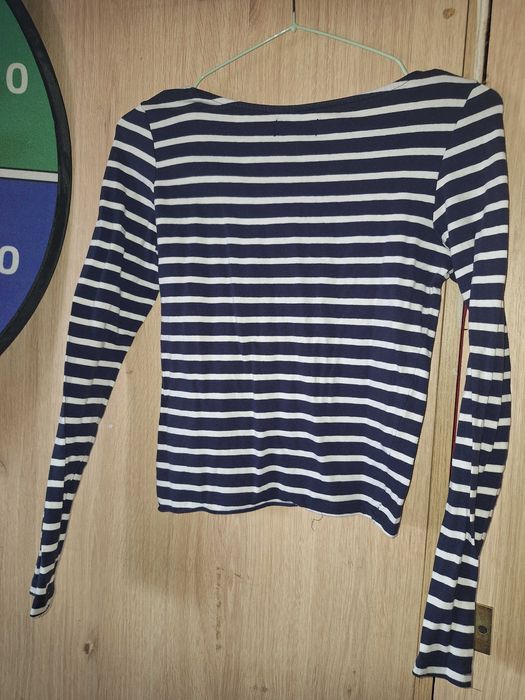 Bluzeczka marki Reserved w paski, rozmiar S.