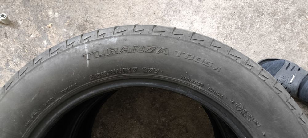 Opony 225/55/R17 97V Bridgestone T005A