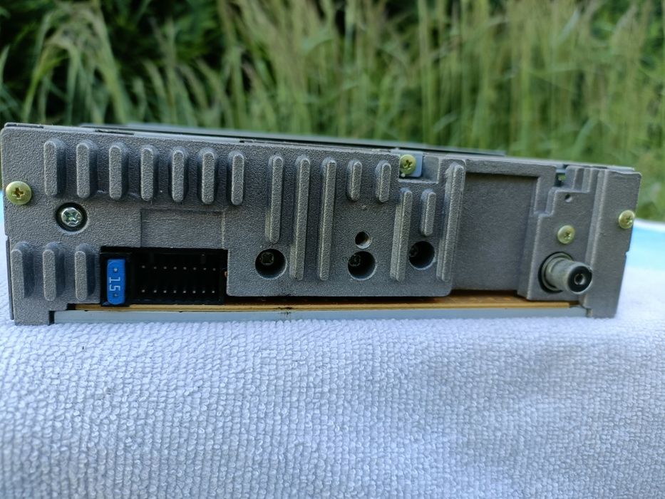 Stare radio z CD audio złom uszkodzone?