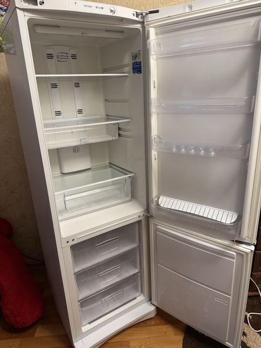Холодильник indesit