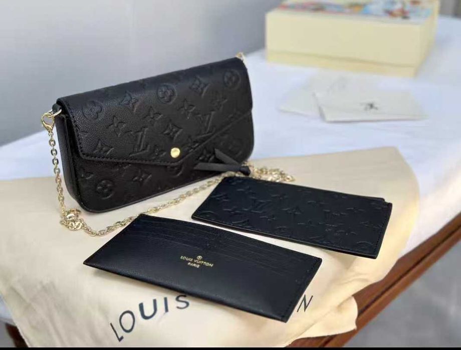 orebka na ramię z łańcuchem marki LV w kolorze czarnym