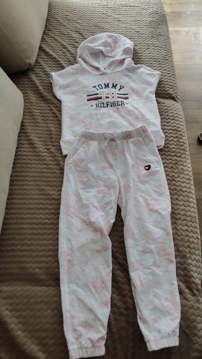 Dres dziecięcy Tommy Hilfiger różówy super stan