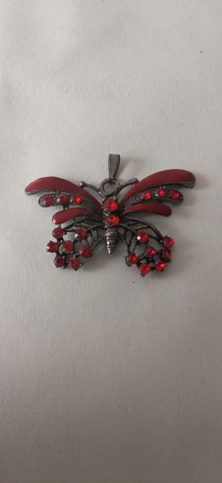 Zawieszka Motyl rubinki