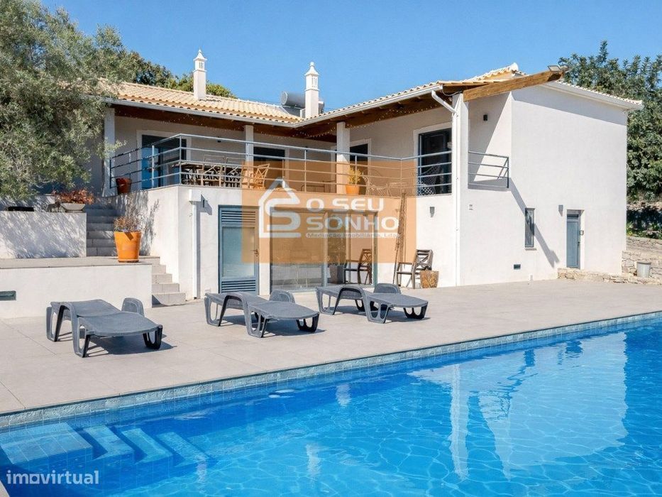 Moradia T3 + 1 com Piscina