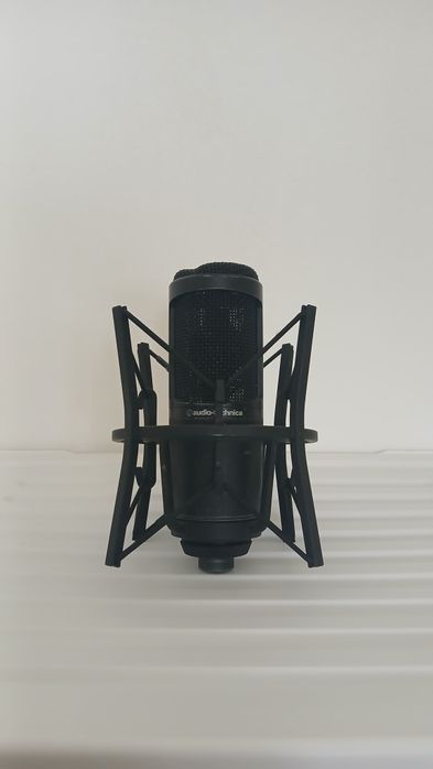 Conjunto de gravação para Home Studio (Microfone e Interface)