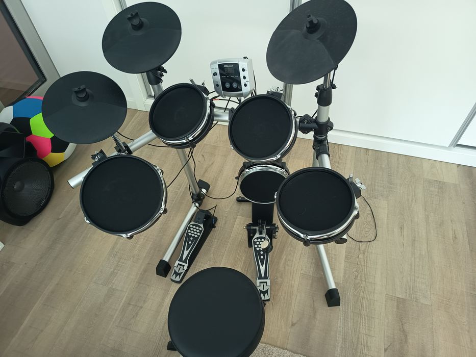 Millenium MPS-150X(kit de bateria eletrónica + banco)