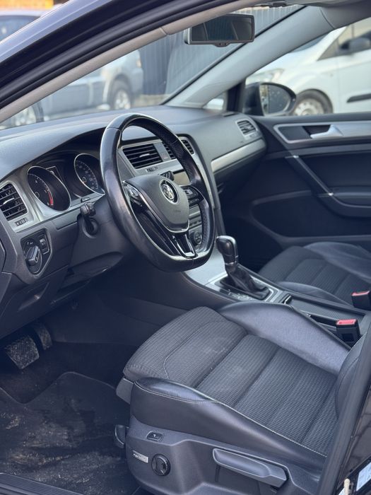 Продам гольф 7 на автоматі