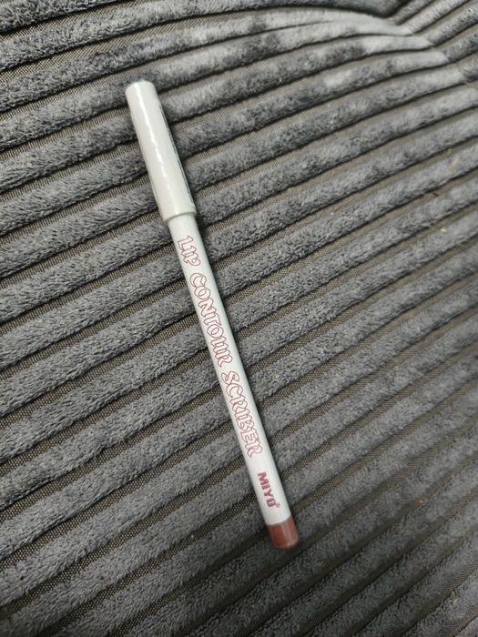 Kredka do ust 07 MIYO