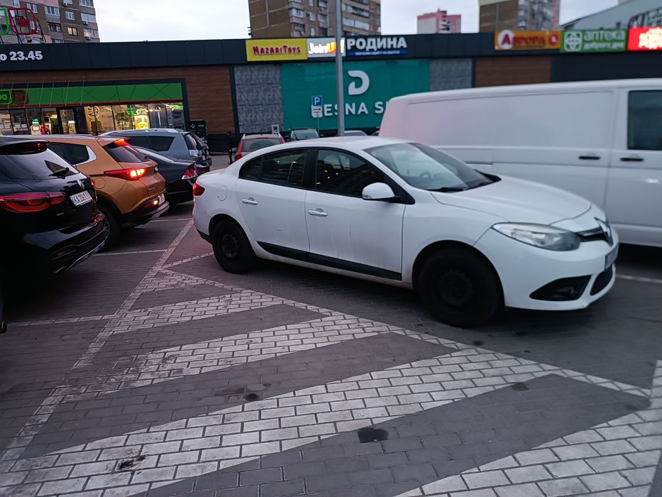 Рено Флюенс Renault Fluence