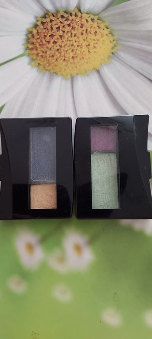 Cienie do powiek w kasetce Yves Rocher - 2 szt