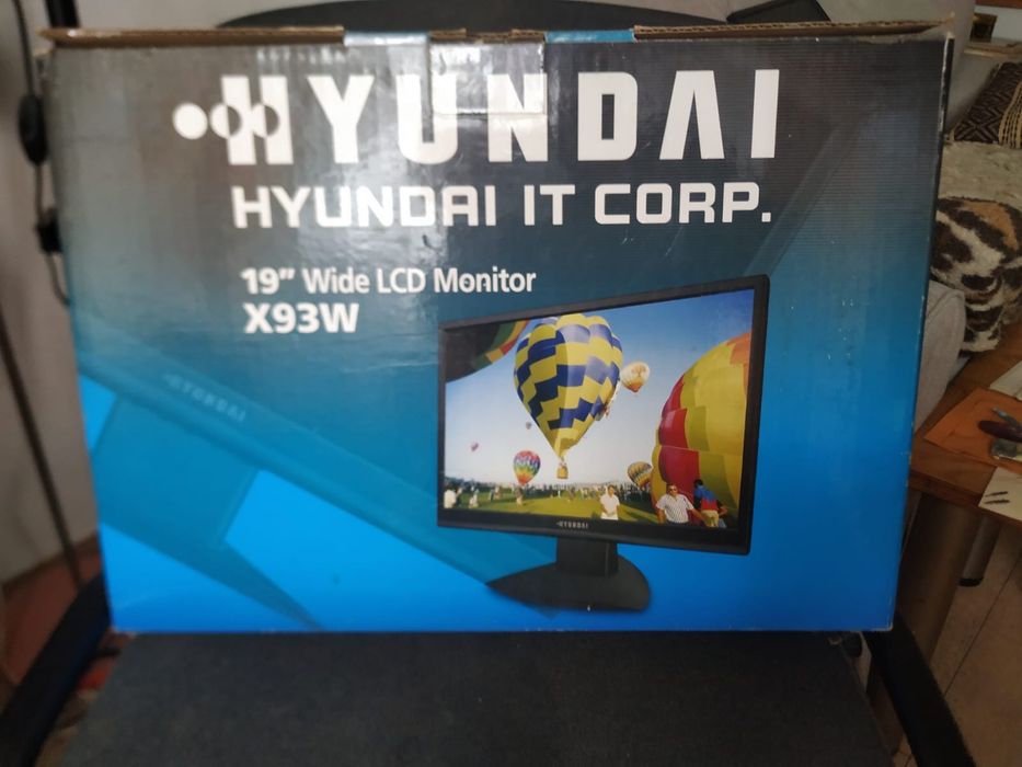 Monitor hyundai x93w