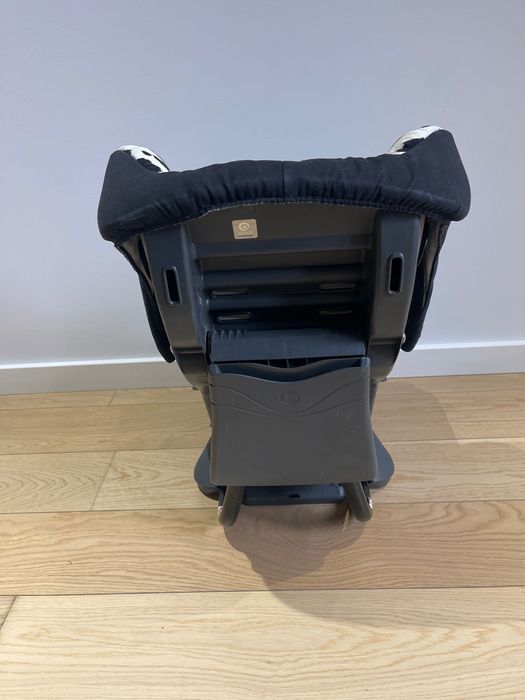 Fotelik dla dziecka samochodowy