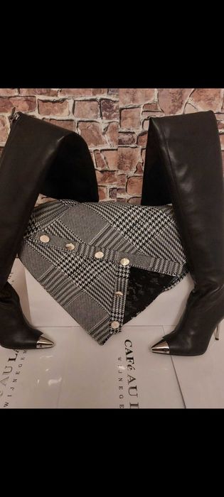 Atrakcyjna spódniczka w kratkę z koronkową wstawką Made in Italy