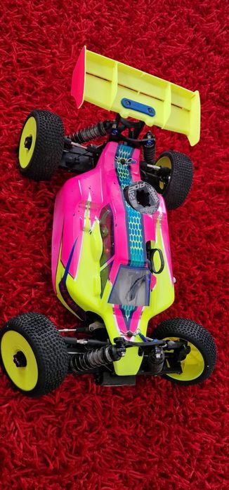 Carro telecomandado a gasolina