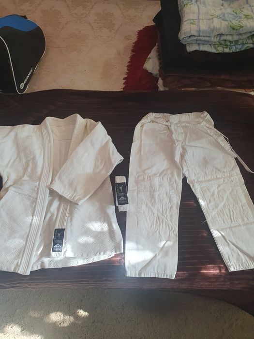 Продам кимоно. Б/у.