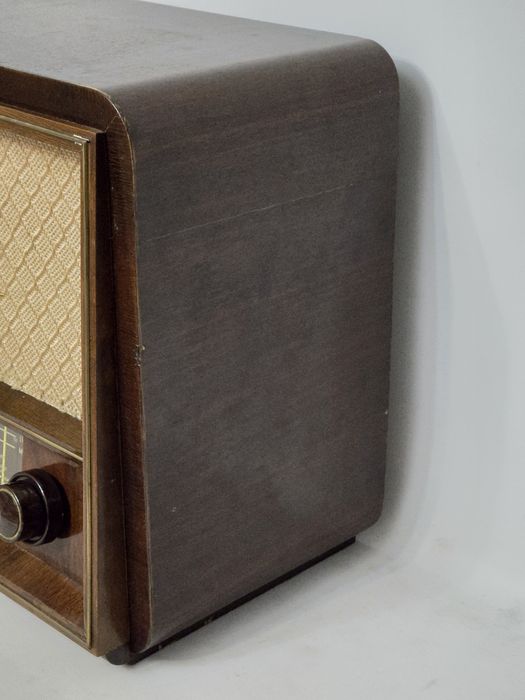 Rádio antigo reparado Grundig