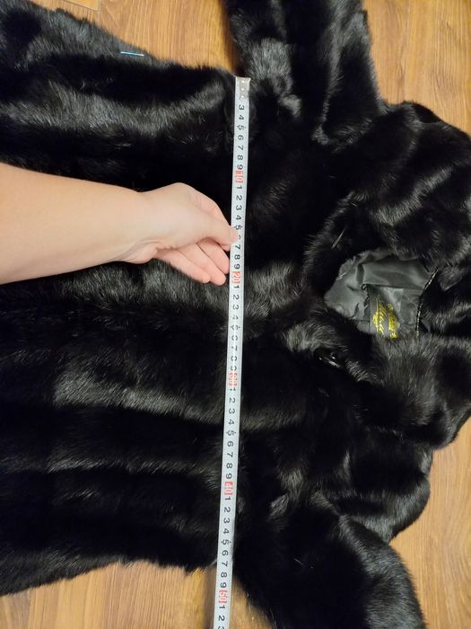 Норкова шуба чорна.