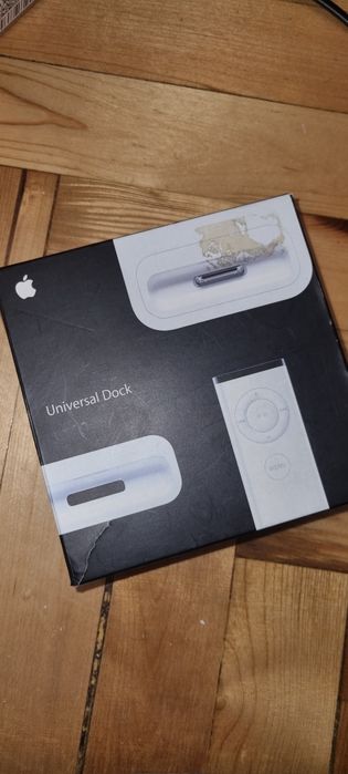 Apple Universal Dock MB125G/A — универсальная док-станция для iPod & i