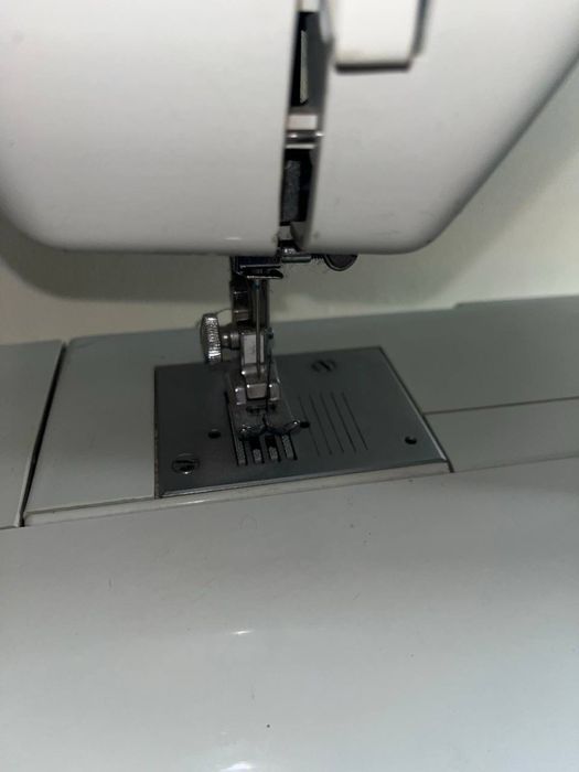 Швейна машинка TCM