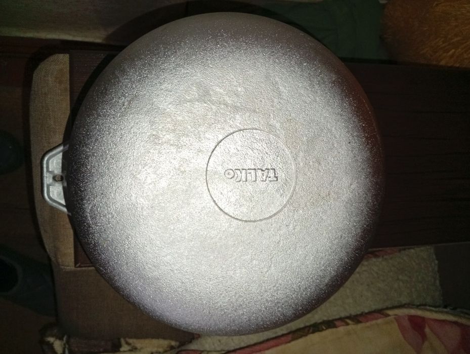 Кастрюля алюминиевая, сковородка антипригарная,сушилка для посуды