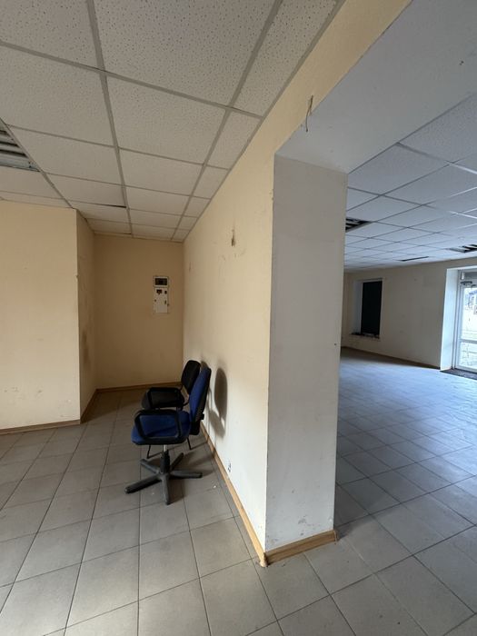 Орерда приміщення 72,3 м.кв, червона лінія, фасад