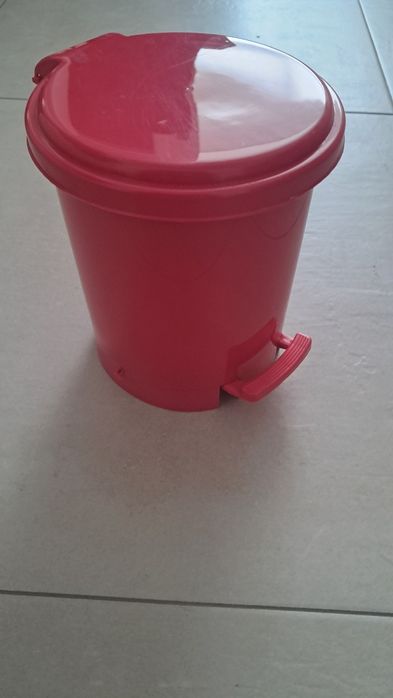 Balde lixo vermelho wc