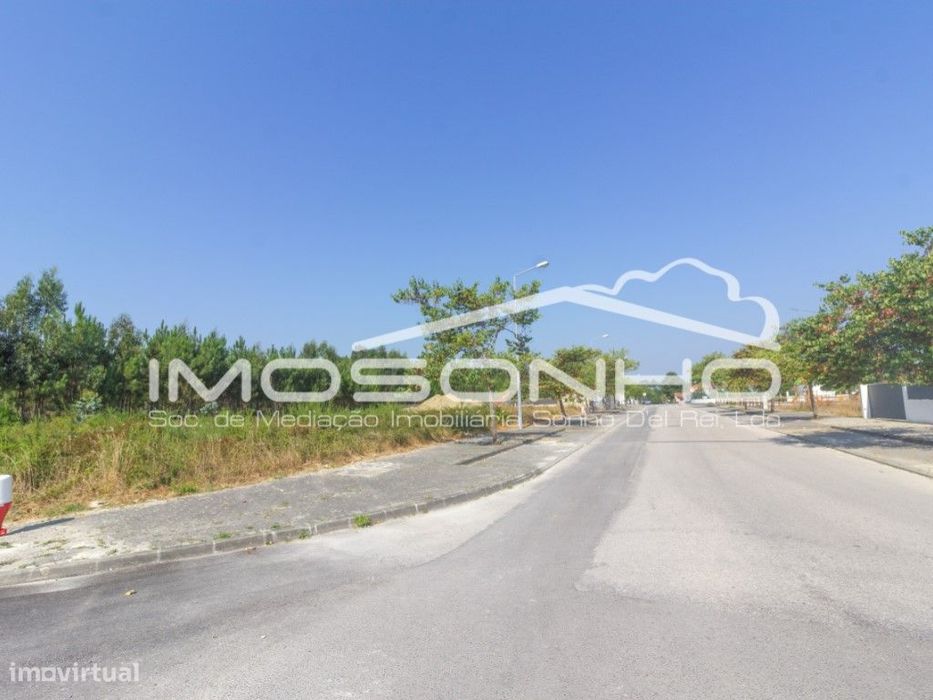 Lote de terreno para construção de moradia isolada — Marinha Grande, Leiria