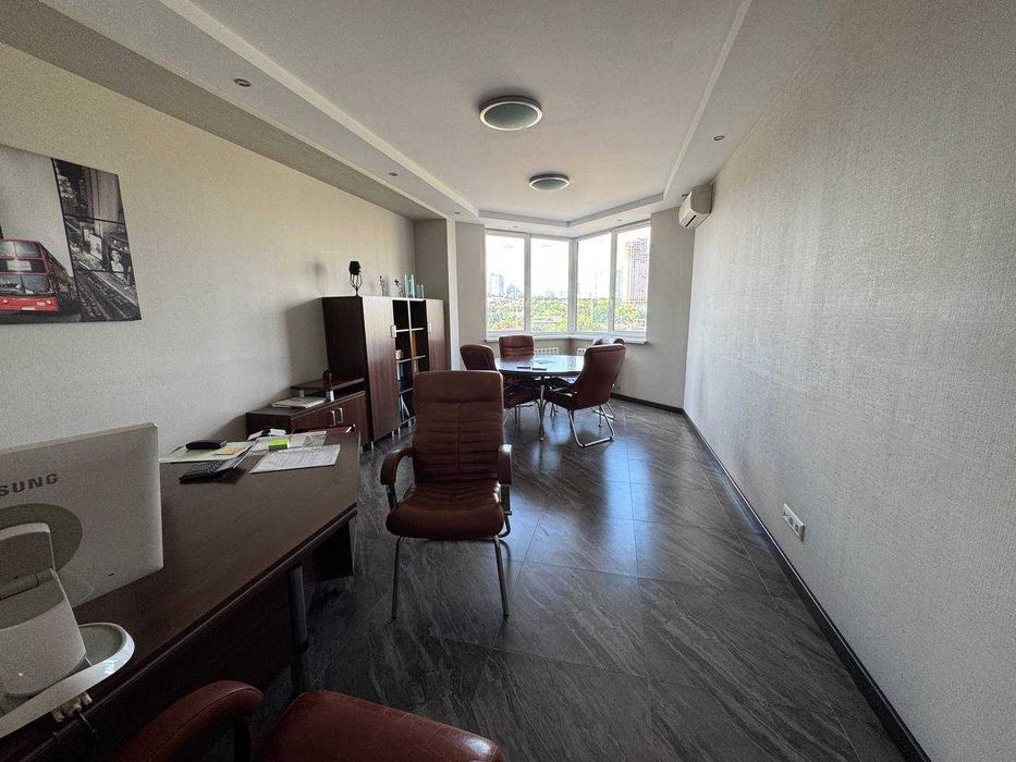 Просторий офіс з ремонтом та меблями в Голосіївському р-ні Києва