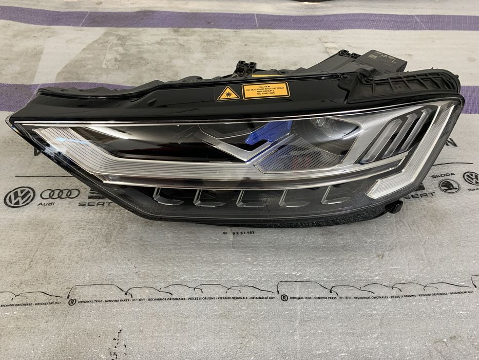 Audi A8 D5 lampa lewa przednia laser light
