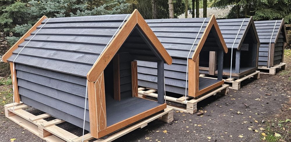 Buda dla psa z tarasem husky cane corso owczarek