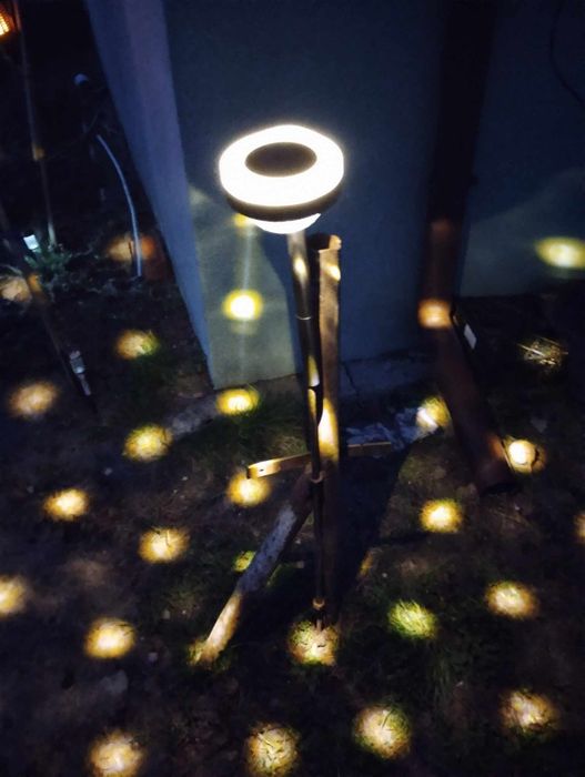 Lampa solarna do ogrodu lub do zamontowania na ścianie HIT