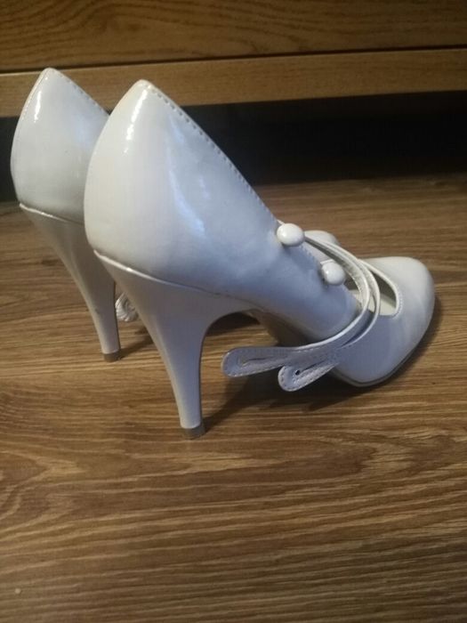 Buty ślubne ecru