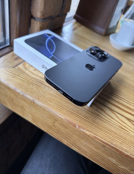 Продам iPhone 16 Pro