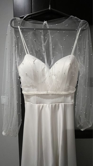 Біла накидка.