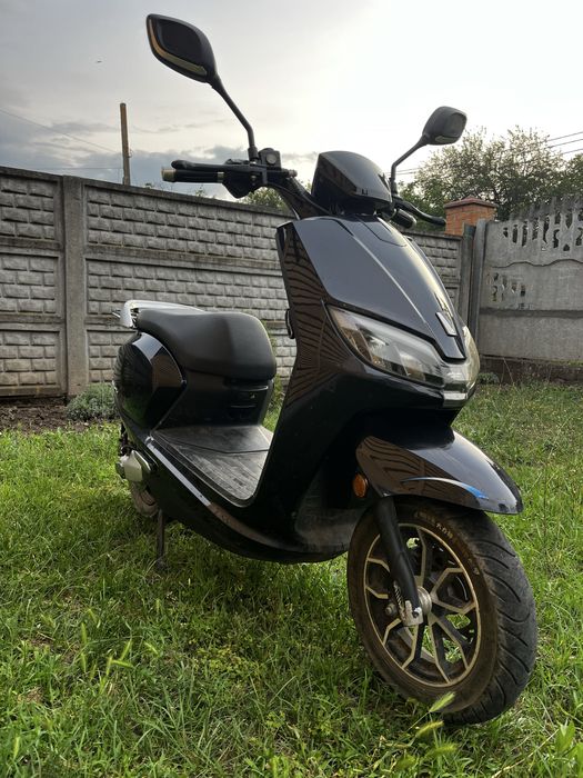 електроскутер AIMA m3
