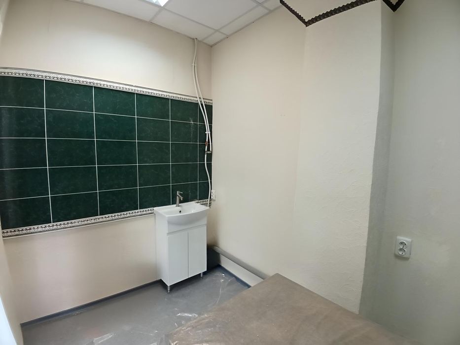 Офіс 49м2 до метро 5 хвилин