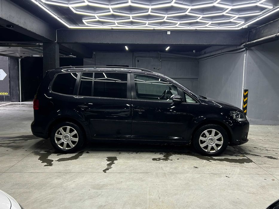 Volkswagen Touran 2011