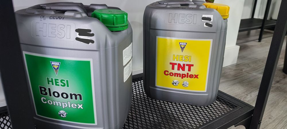 Kit  fertilizantes Hesi TNT e Bloom Complex 5L