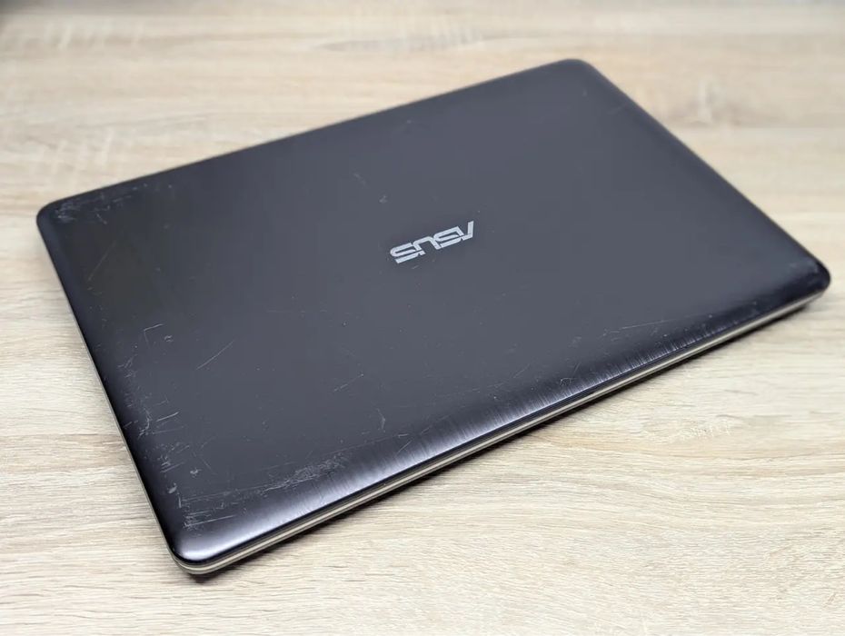 Игровой  ноутбук ASUS Vivibook X540U:15.6 FULL HD,INTEL CORE I5-7200U /8 GB / 920MX 2GB,/ssd