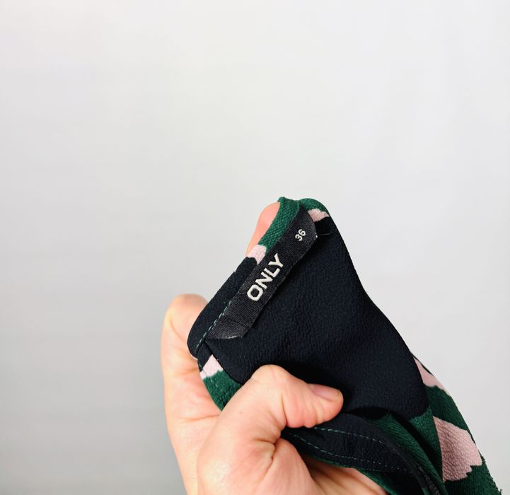 Zielona bluzka w abstrakcyjne wzory S 36 Only